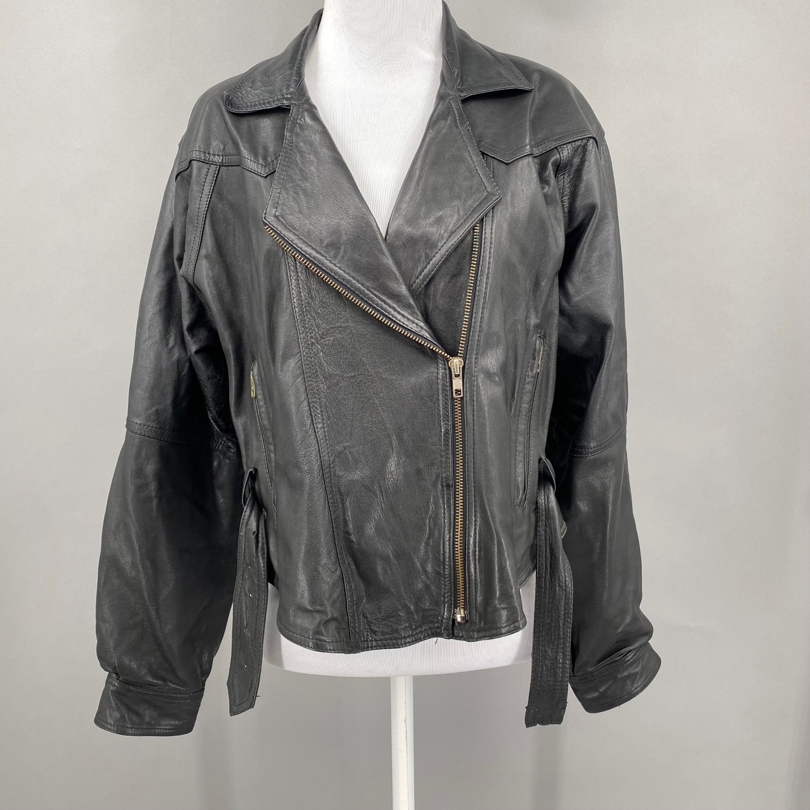 True Vintage Womens Black Leather Motorcycle Jacket Small Belted Waist Cropped